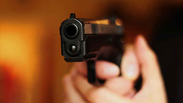Pria di Bandung Acungkan Benda Mirip Pistol saat Serobot Antrean di SPBU