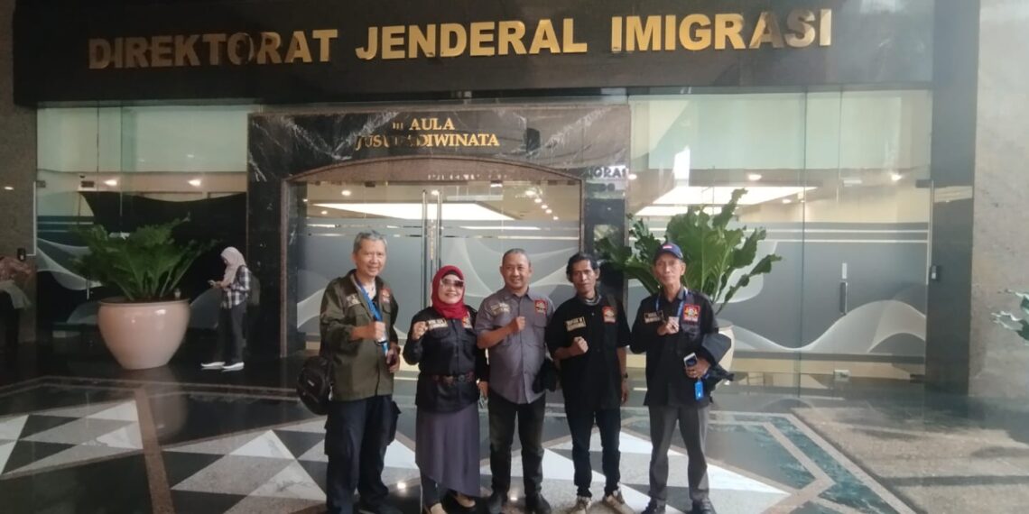 Kantor IMIPAS Digeruduk Wartawan, Klarifikasi Soal Paspor Ganda