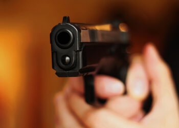 Pria di Bandung Acungkan Benda Mirip Pistol saat Serobot Antrean di SPBU
