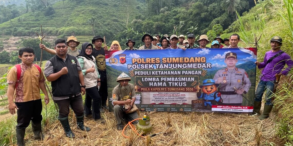 Polsek Tanjungmedar Hadir dan Peduli Terhadap Ketahanan Pangan Melalui Lomba Pembasmian Hama Tikus Dalam Rangka Hut. Bhayangkara Ke-80