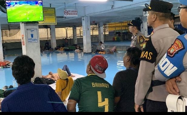 Polres Priok Perkuat Sinergi dengan Masyarakat Melalui Nobar Jaga Jakarta On The Spot Piala Dunia 2026