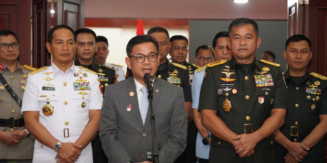Perkuat Ketahanan Nasional, Kasad Dianugerahi Tanda Alumni Kehormatan Lemhannas RI
