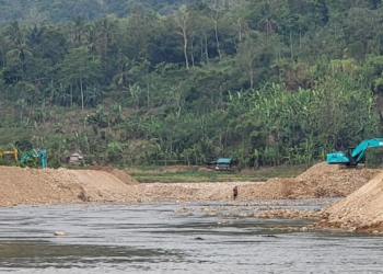 Normalisasi Sungai Cidikit Rampung, Pemdes Bayah Barat Beri Penghargaan kepada PT SBJ