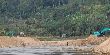 Normalisasi Sungai Cidikit Rampung, Pemdes Bayah Barat Beri Penghargaan kepada PT SBJ
